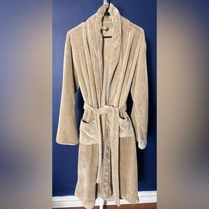 S.P.A Men’s Bathrobe Shawl Collar Sherpa Spa Robe Sleepwear size S/M (25”ptp)